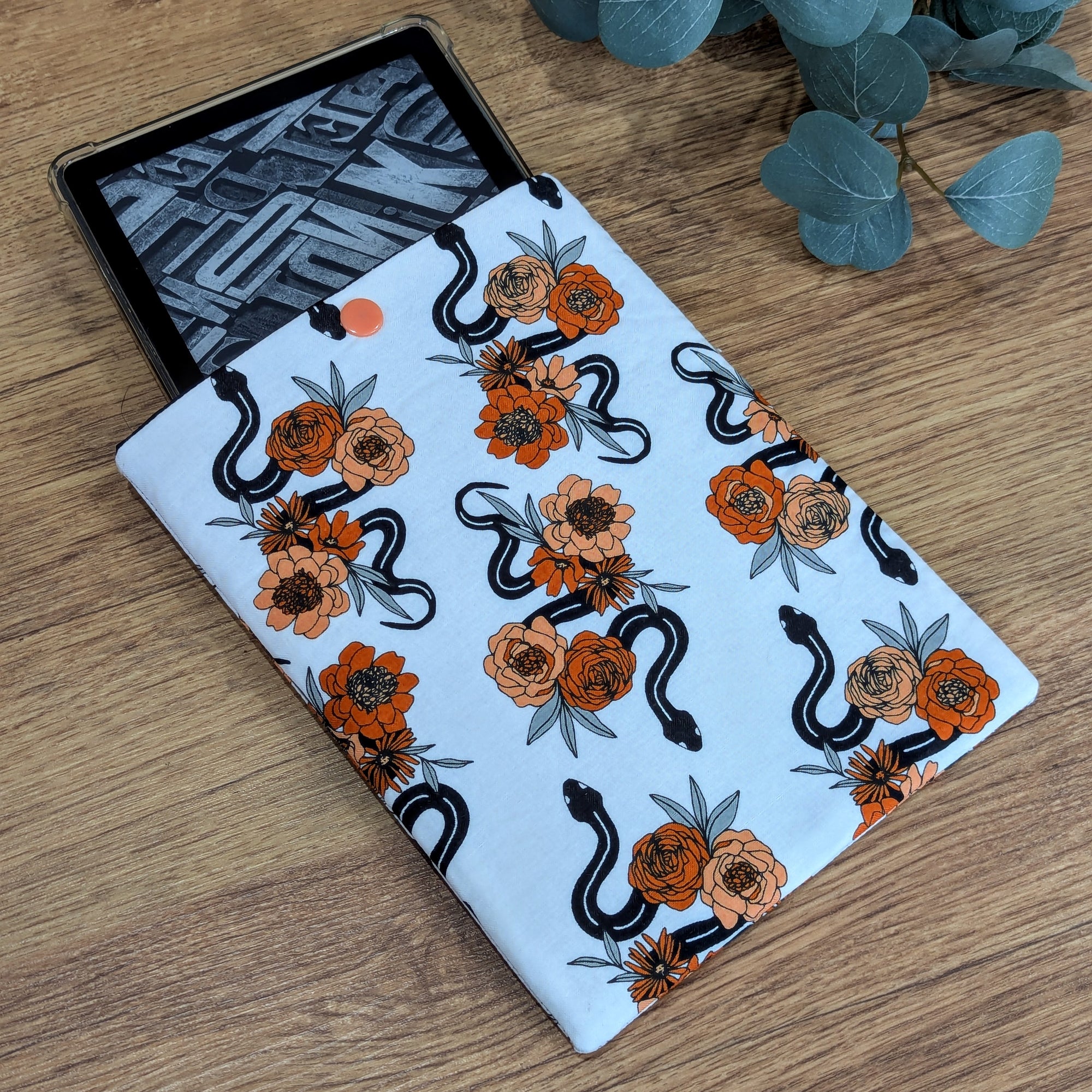 Slithering Snakes | Kindle Sleeve